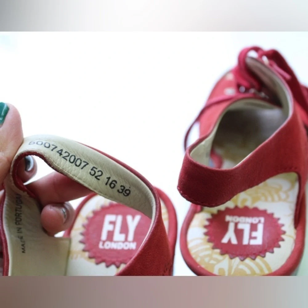 Fly London Ylfa wedges